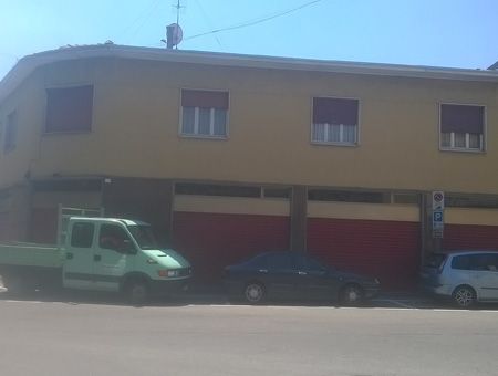 Ristrutturazione edificio residenziale e commerciale