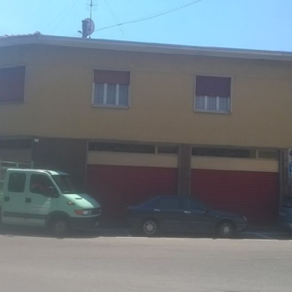 Ristrutturazione edificio residenziale e commerciale