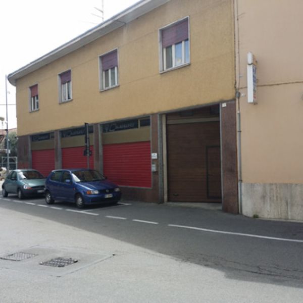 Ristrutturazione edificio residenziale e commerciale